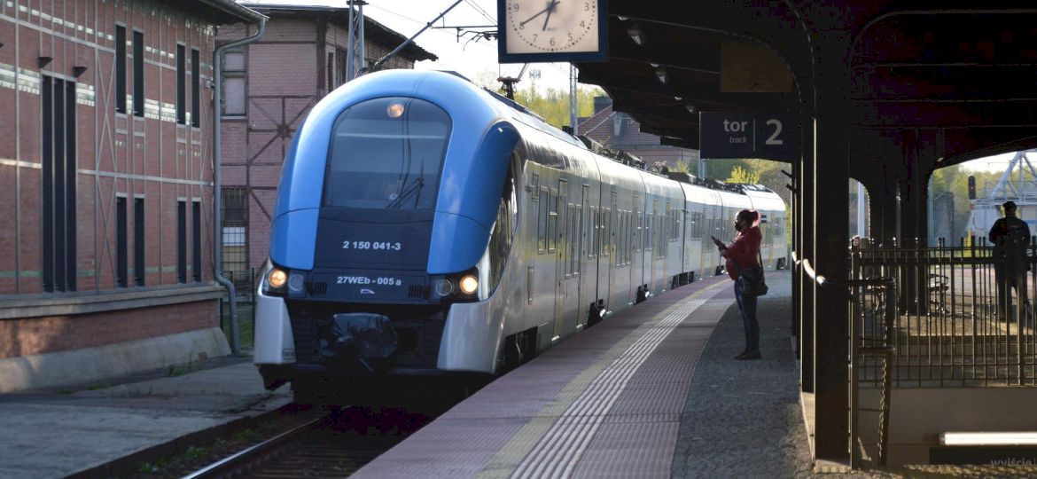 <strong>PRAWNIK ODPOWIADA.</strong> Czy awaria biletomatu w pociągu lub autobusie jest wystarczającym powodem do anulowania mandatu?