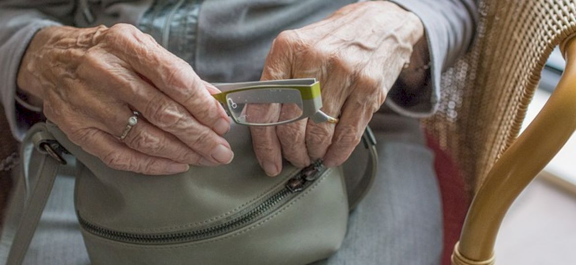 <strong>PRAWNIK ODPOWIADA.</strong> Kwota wolna od zajęcia w przypadku emerytury. Co m&oacute;wi prawo? <strong>[MOBILNE STUDIO]</strong>