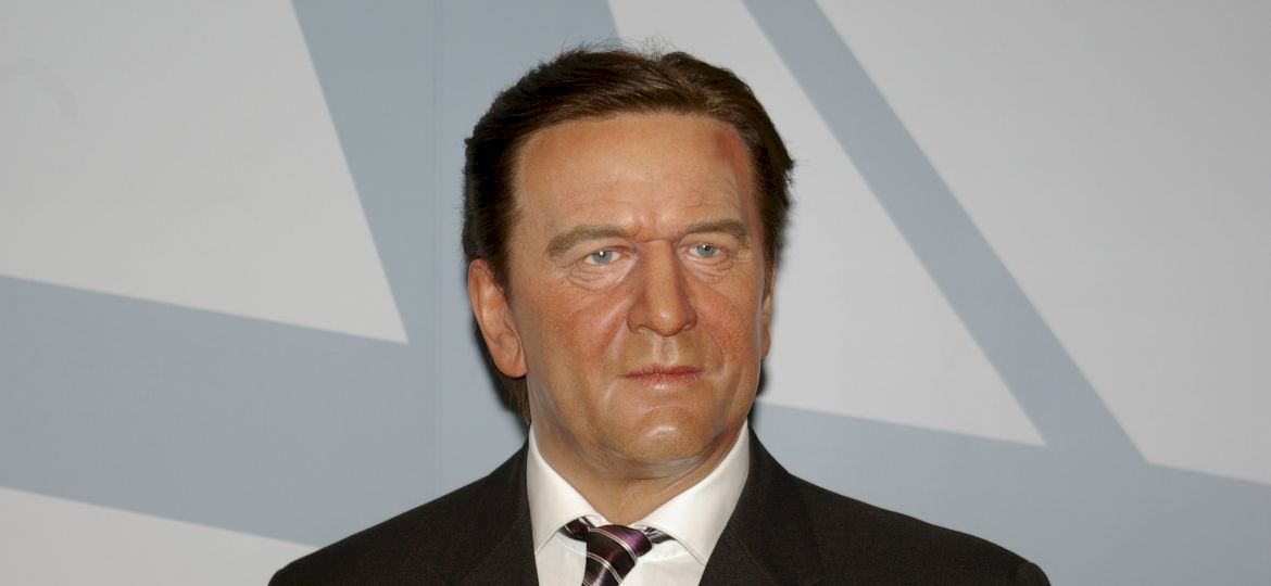 <strong>PRZEGLĄD MEDI&Oacute;W:</strong> Zachodnie firmy uległy Putinowi, bankowy potop na GPW, SPD musi się pozbyć Schroedera