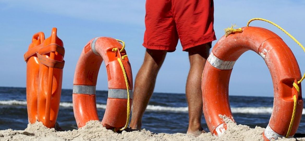 <strong>NASZ RAPORT.</strong> Bezpieczeństwo na wakacjach &ndash; jak zachować się nad wodą?