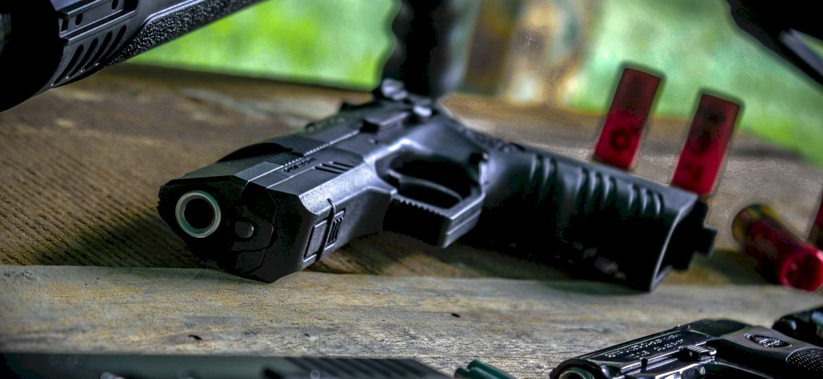 <strong>PRAWNIK RADZI.</strong> Pozwolenie na broń &ndash; wyjaśniamy wątpliwości prawne