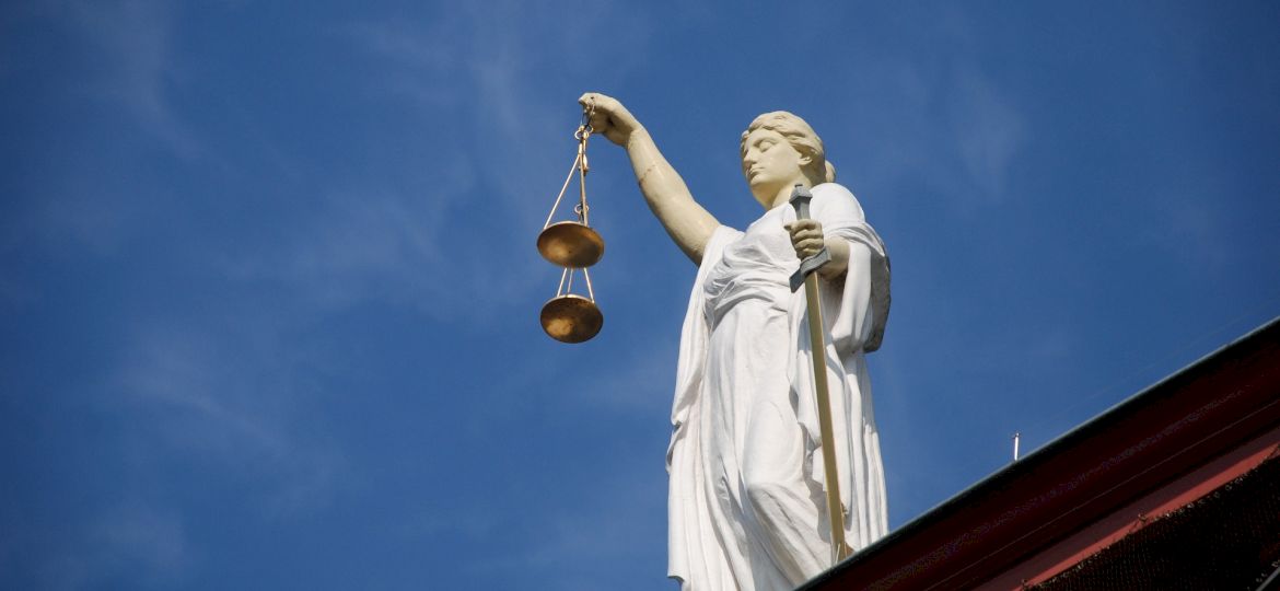 <strong>PRAWNIK ODPOWIADA.</strong> Czy sprawy aliment&oacute;w i władzy rodzicielskiej da się załatwić jednym pozwem?&nbsp;<strong>[MOBILNE STUDIO]</strong>