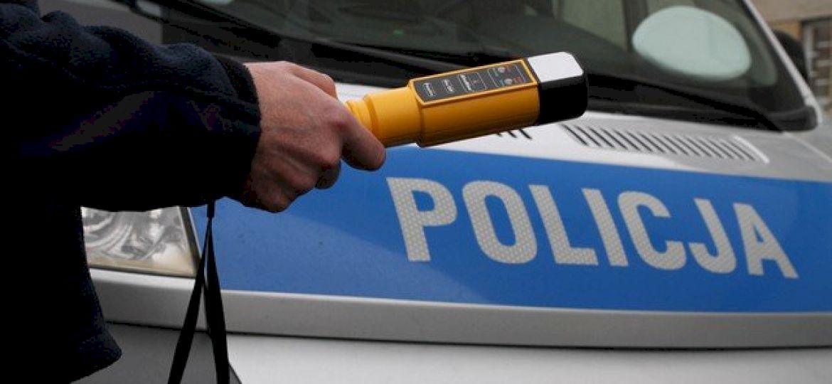 <strong>BEZPIECZEŃSTWO NA DROGACH.</strong> Pijana kobieta jechała zygzakiem. Wiozła swoje dziecko