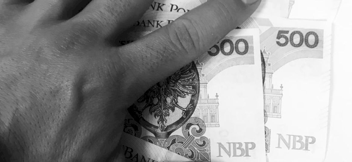 <strong>PRAWNIK ODPOWIADA.</strong> Pensja styczniowa wypłacona w grudniu i zajęta przez komornika. Co można zrobić?