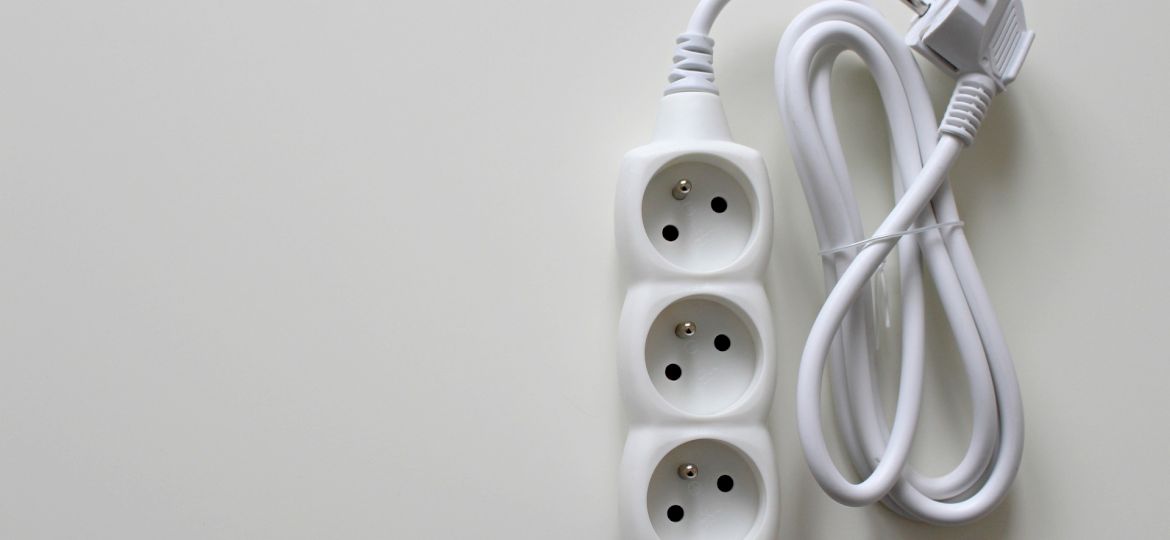 <strong>PRAWNIK ODPOWIADA.</strong> Zamrożenie cen prądu. Jak to wygląda w przypadku wynajmowanego mieszkania?