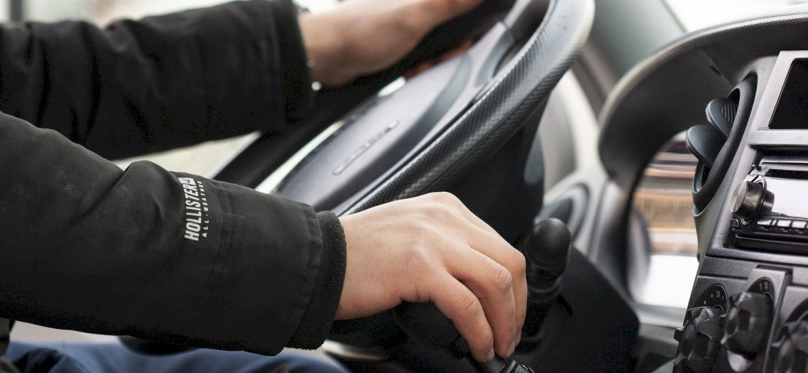 <strong>RAPORT IAOM. </strong>W nowym roku wielkie zmiany dla kierowc&oacute;w &ndash; wyższe mandaty i droższe OC dla pirat&oacute;w drogowych