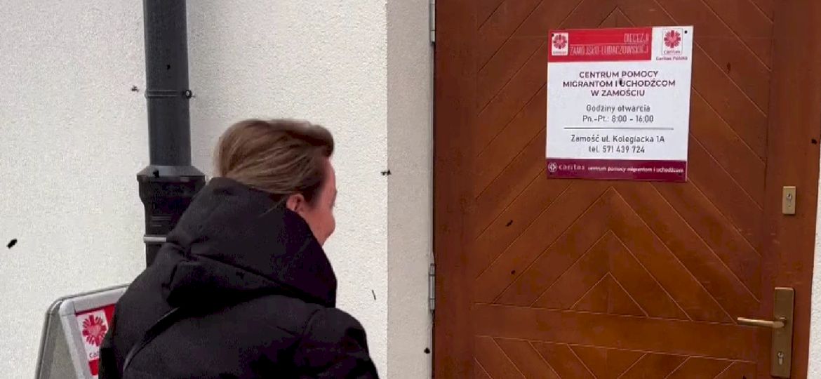 <strong>POMOC OFIAROM WOJNY.</strong> Specjalne wydawnictwa dla uchodźc&oacute;w trafiły do Zamościa <strong>[WIDEO]</strong>