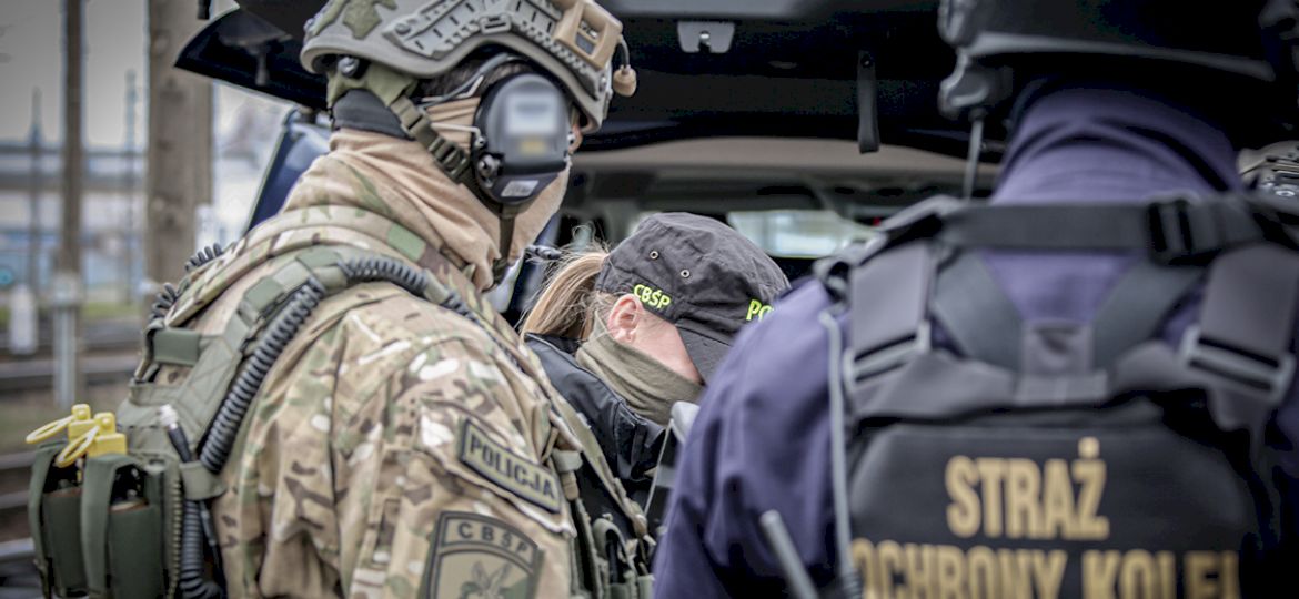 <strong>OSTRZEGAMY.</strong> Uwaga na kradzieże w pociągach. Policja poszukuje poszkodowanych