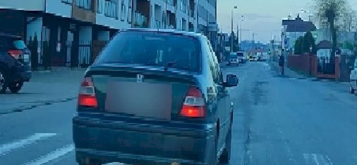 <strong>WALKA Z PIRATAMI.</strong> Kolejny drogowy przestępca z rekordowym mandatem. Wyprzedzał na pasach <strong>[ZOBACZ NAGRANIE]</strong>