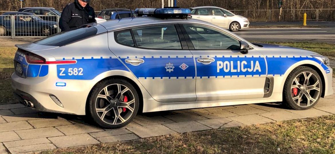 <strong>BEZPIECZEŃSTWO NA DROGACH.</strong> Ciekawa statystyka &ndash; rok 2021 najbezpieczniejszym w historii