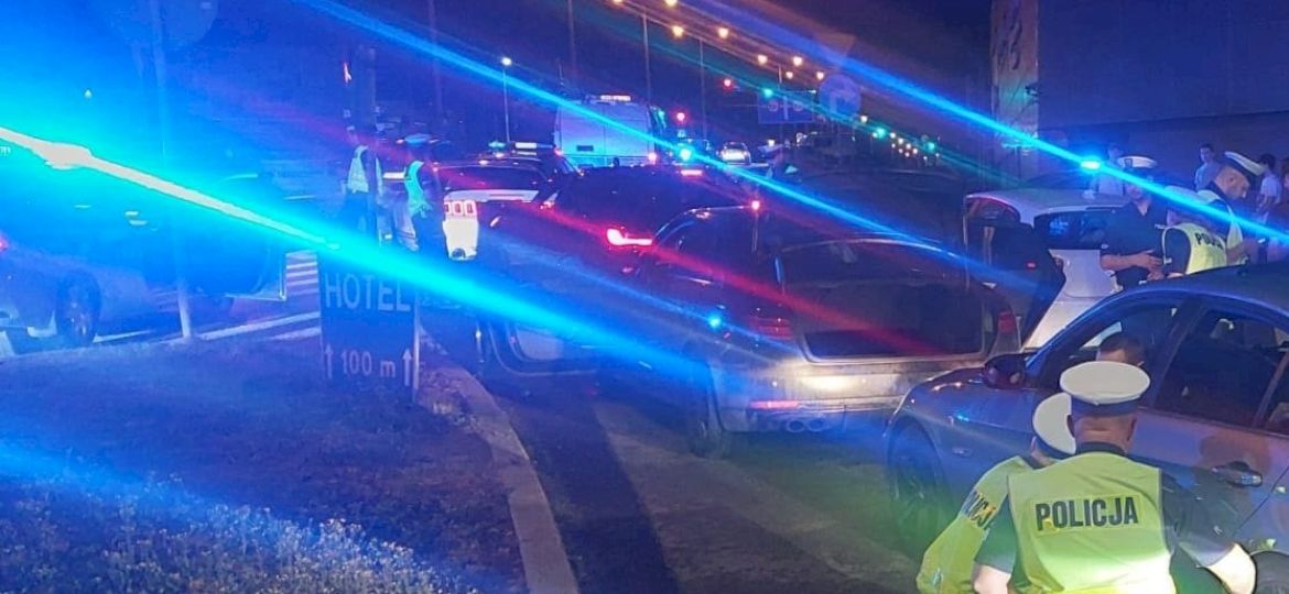 <strong>NIEBEZPIECZNA ROZRYWKA.</strong> Policja walczy z plagą nielegalnych wyścig&oacute;w samochodowych
