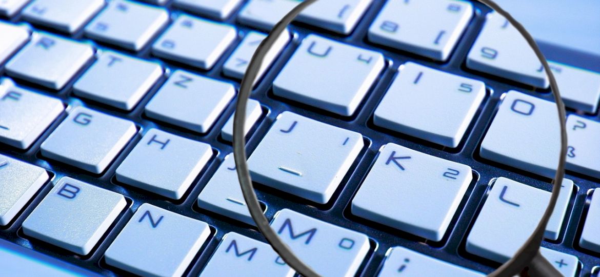 Oszustwa na serwisach aukcyjnych i przy handlu w internecie. Ostrzegamy przed nowymi metodami przestępc&oacute;w