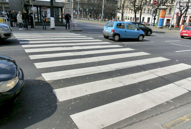 <strong>PRAWNIK WYJAŚNIA.</strong> Nowe przepisy ruchu drogowego. Jak wyglądają z perspektywy pieszych?