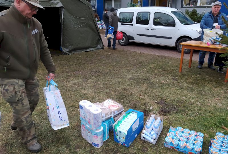 <strong>POMOC OFIAROM WOJNY.</strong> Jak wygląda wsparcie prawne dla uchodźc&oacute;w z Ukrainy w punktach recepcyjnych <strong>[MOBILNE STUDIO]</strong>