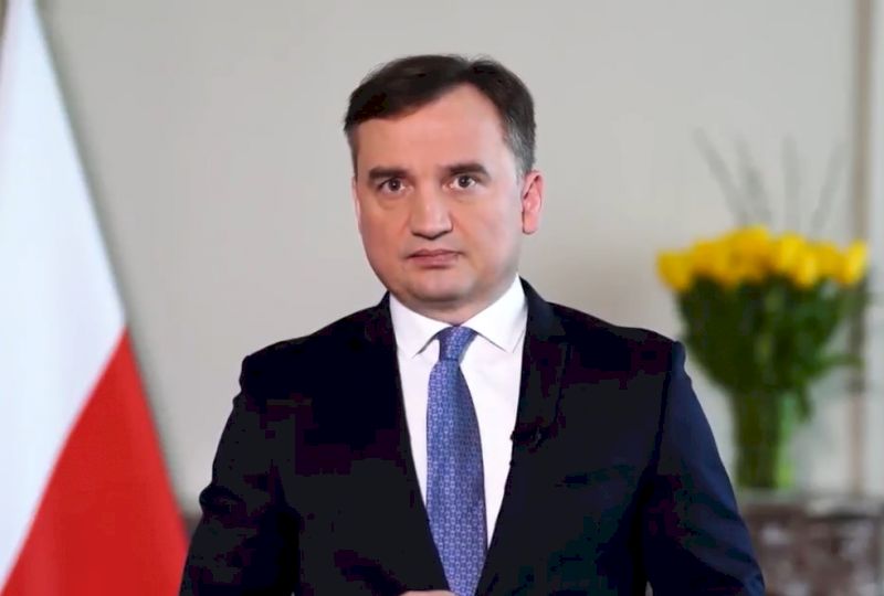 Zbigniew Ziobro wystąpił o podwyżki dla pracownik&oacute;w wymiaru sprawiedliwości