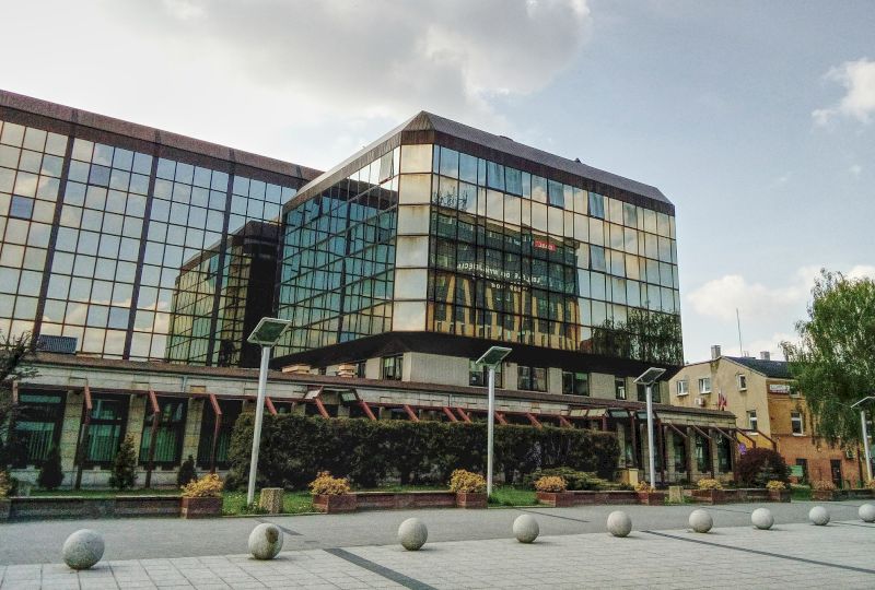 <strong>PRAWNIK ODPOWIADA.</strong> ZUS odmawia przyznania renty. Co robić? <strong>[MOBILNE STUDIO]</strong>