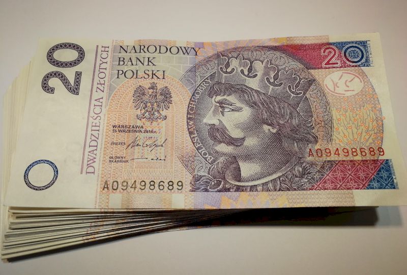 <strong>PRAWNIK ODPOWIADA.</strong> Komu należy się świadczenie 500 plus dla senior&oacute;w?