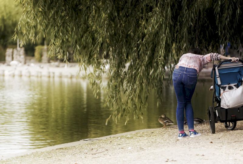 <strong>PRAWNIK ODPOWIADA.</strong> Czy samotna matka musi informować ojca dziecka o zmianie adresu? <strong>[MOBILNE STUDIO]</strong>