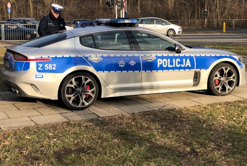 <strong>BEZPIECZEŃSTWO NA DROGACH.</strong> Ciekawa statystyka &ndash; rok 2021 najbezpieczniejszym w historii